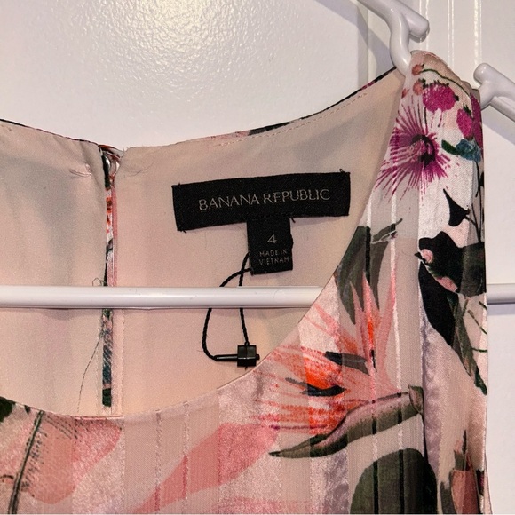 Banana Republic Botanical Print Fit-and-Flare Maxi Dress - Picture 4 of 11